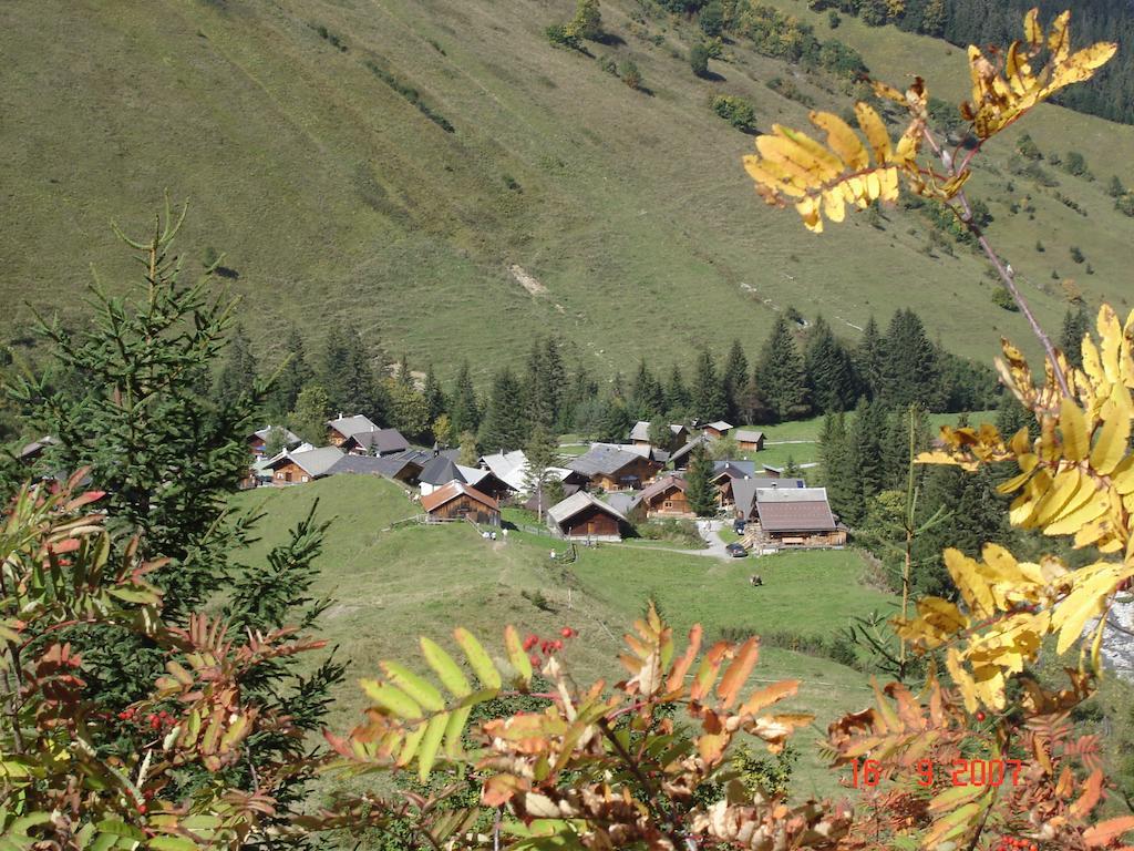 Hotel Foehrenhof Stanzach Exterior photo